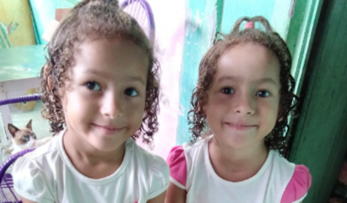 Ajudar a minhas filhas Ketlyn e Kevylin de 5 aninhos a terem a sua tão desejada festinha de formatura ABC.