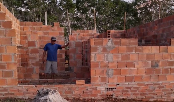 Para mim terminar de fazer minha casa eu tenho quatro filhos e moro de aluguel
