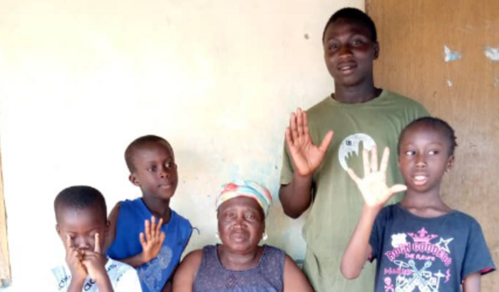 DOAÇÃO: PAUL MENDY (GÂMBIA)