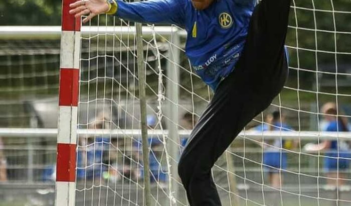 Ajude o Pappas a jogar um campeonato internacional 