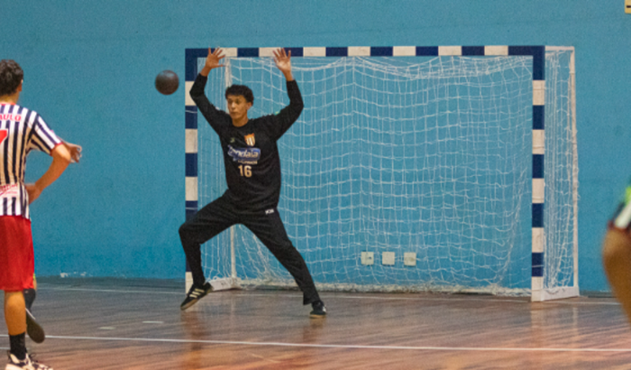 Ajude-me a conseguir ir jogar um campeonato internacional 