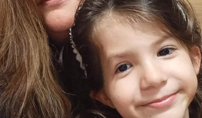 Preciso de material para trabalhar e sustentar minha filha.