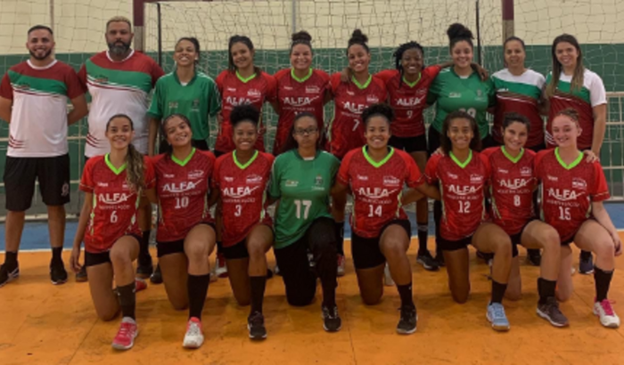 Precisamos de uniformes!