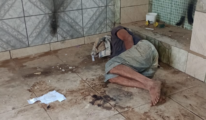 NOS AJUDE A AJUDAR FERNANDO, QUE ESTA EM  SITUAÇÃO DE RUA E PRECISA SE INTERNAR POR PROBLEMAS QUÍMICOS.