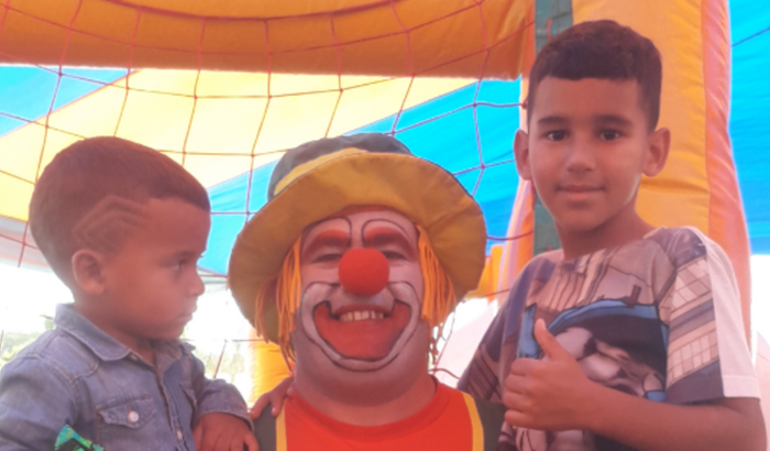 Faça vc tmb uma criança feliz!!