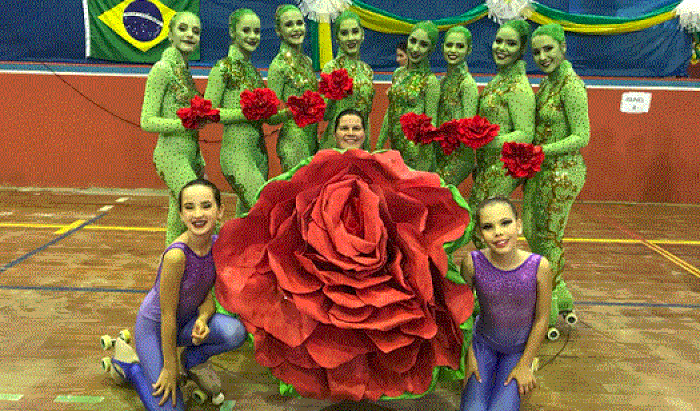 Grupo de patinação Artística Colégio Cultura Sobre Rodas