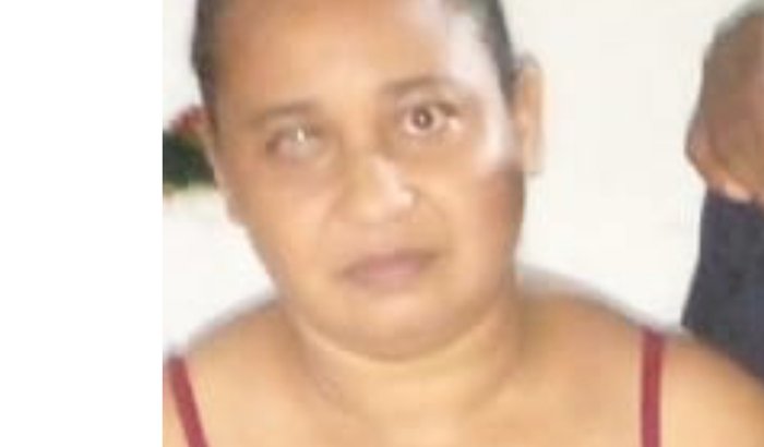 Ajude minha mãe a retirar as pedras dos rins.