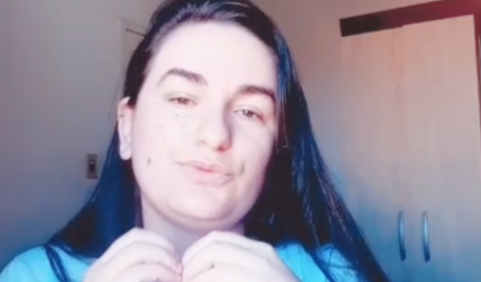 Ajude a Valéria a ESCUTAR o mundo 