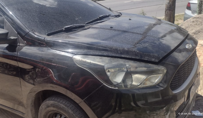 Pagar o serviço mecânico do carro.