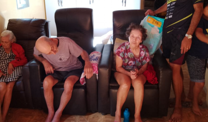 Corrente do bem em pró do lar de idosos