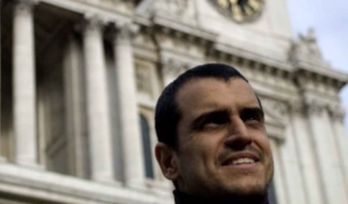 Prototipagem Cadeira de rodas que permite a pessoa ficar em pé