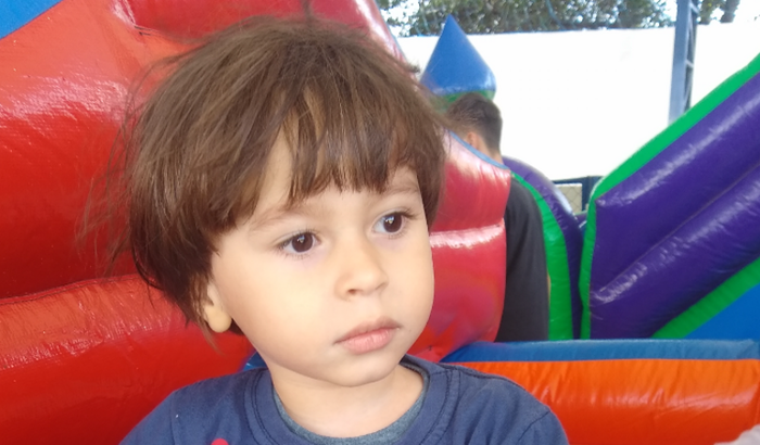 Me chamo Kal'El peço ajuda de vcs com o que poder.Desde já agradeço em nome Deus!