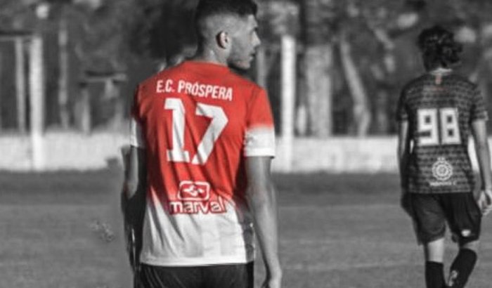 Ajude o Mizahel fazer a cirurgia do joelho