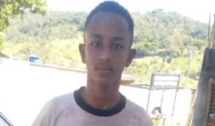  Ajudar o PEDRO HENRIQUE a conquistar o sonho de ir jogar no PARAGUAI 