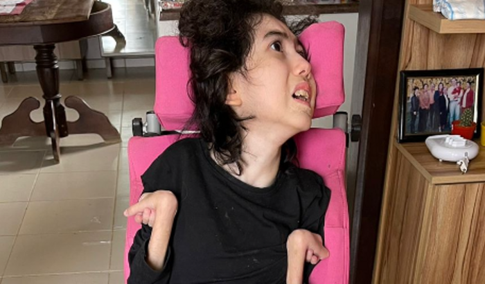 Campanha para compra da cadeira com adaptação digitalizada para Isabel