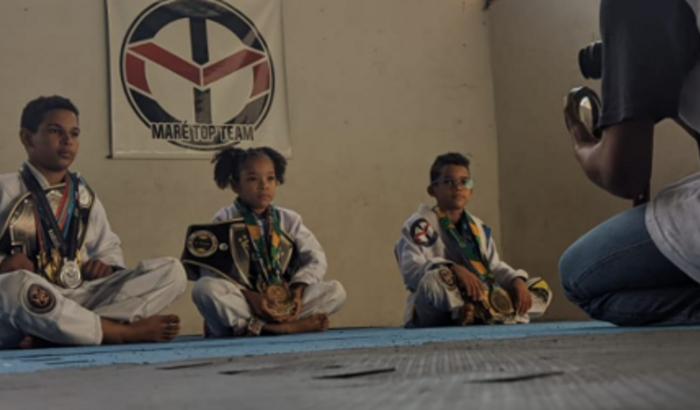 AJUDE AS CRIANÇAS DA VILA RESIDENCIAL DA UFRJ A IREM PARA O CAMPEONATO MUNDIAL DE JIU JITSU