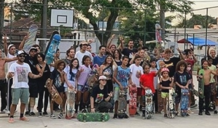 PISTA DE SKATE NA PRAÇA DO ANIL