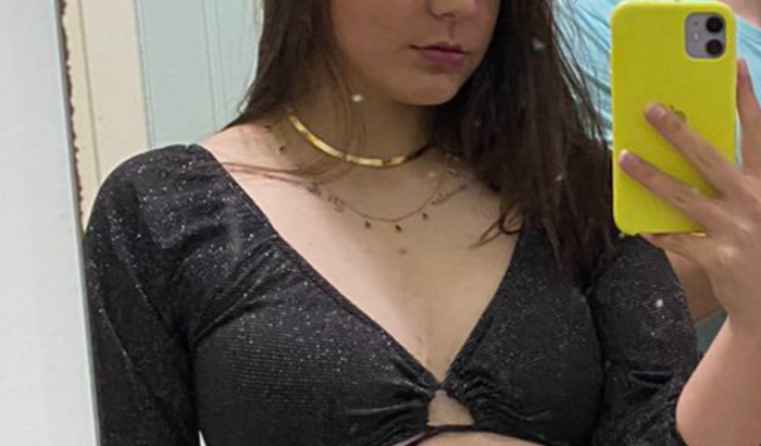 Ajudar a Bruna a ter peitos 