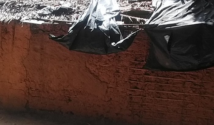 Olá meus amigos venho aqui pedir a ajuda de vcs pra mim ajudar a comprar umas telha pra minha casa tô só na diária  
