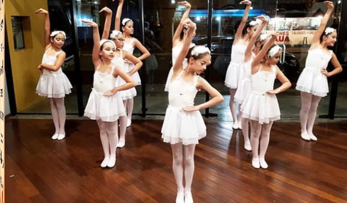 Meninas do Corpo de Baile Infantil Espaço Meia Ponta - Arapongas