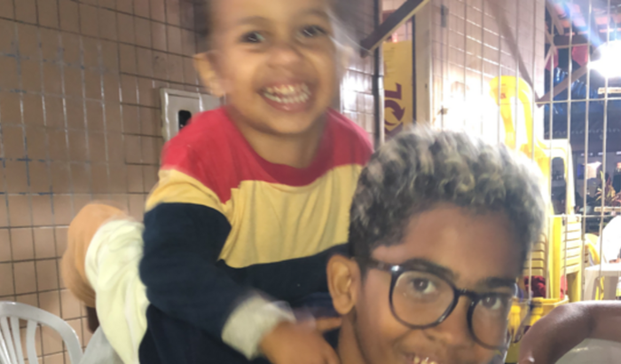 Ajuda para realização de exames de Vinicius e Guilherme no momento não trabalho.