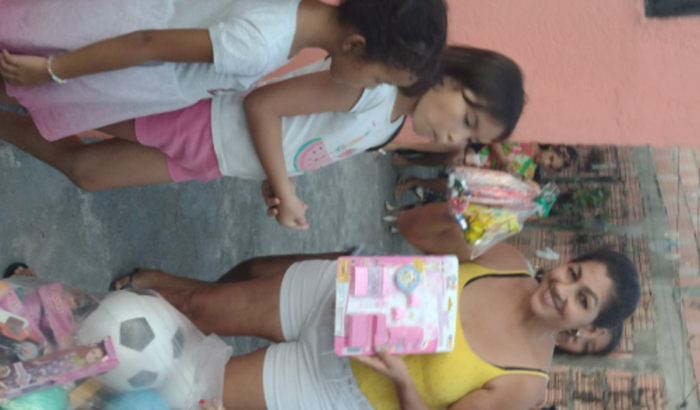 Comprar Brinquedos material para merenda e etc para a Festinhas das Crianças carente dia 12 de Outubro 
