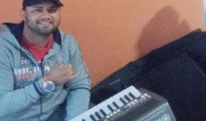 Vaquinha para compra de um teclado 