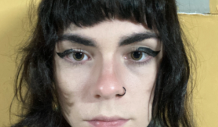 Ajude uma mulher trans a viver em sociedade