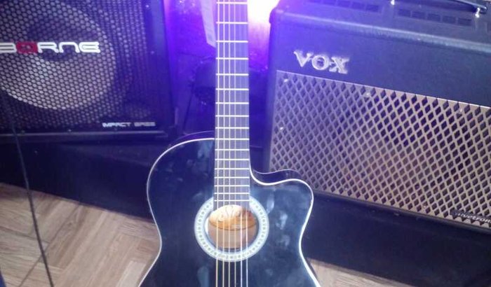 Ajude Samuel a Comprar um violão 