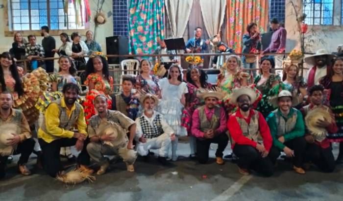 Novo Figurino Arraia Chapéu De Palha 