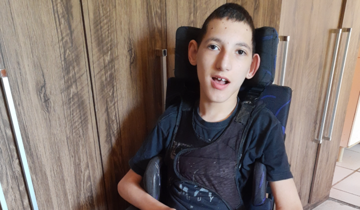 Cadeira nova pro Enzo 