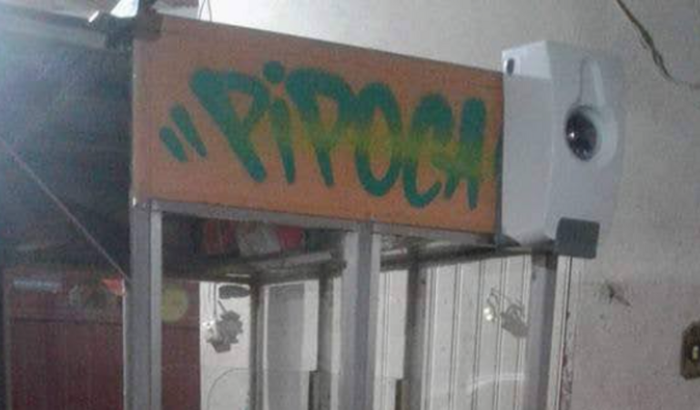 Uma carrocinha nova de pipoca da tia Gi 