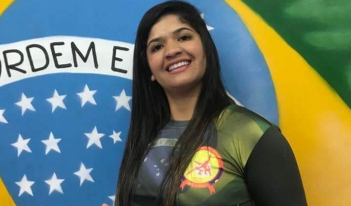 Ajude a estagiária Ary a ir para Nova Zelândia