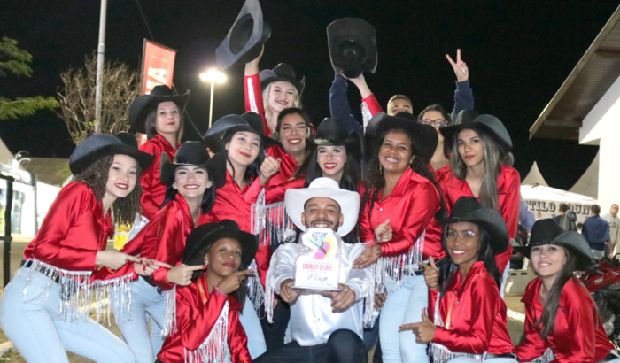Ajuda para o grupo de dança estar presente em Minas Gerais 