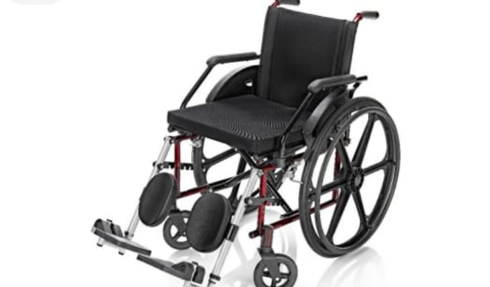 Cadeira de rodas para Lazara Maria