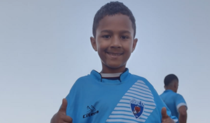 Ajudando a realizar,um sonho de menino! 