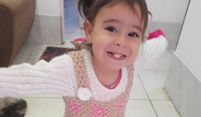 Olá pessoal, preciso de leite e fralda ,para alice e o brenno chama no wahst51 99605-7901