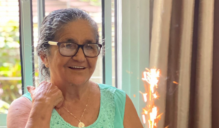 Implante dental para minha vó