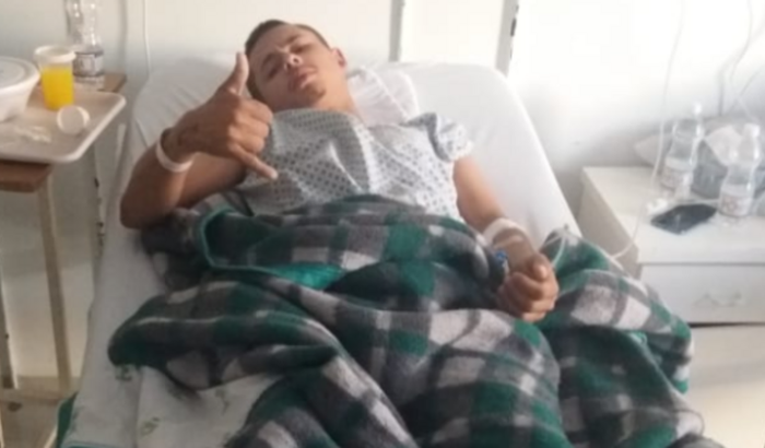 Ajudar um trabalhador q se encontra em uma cama 