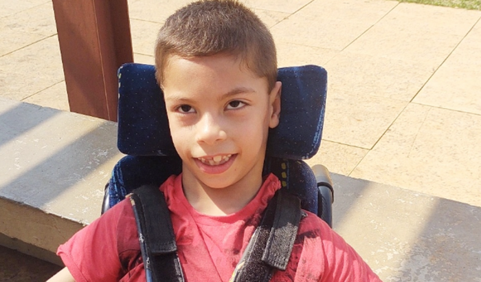 Ajude a reformar a cadeira do Pedro