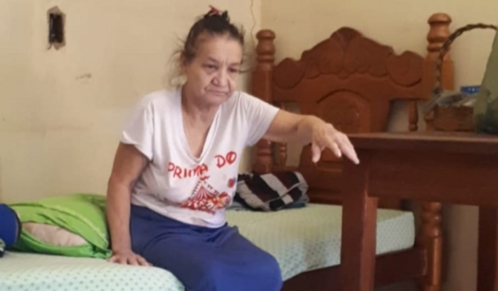 Cirurgia nos olhos para recuperação da Visão da Elizabete