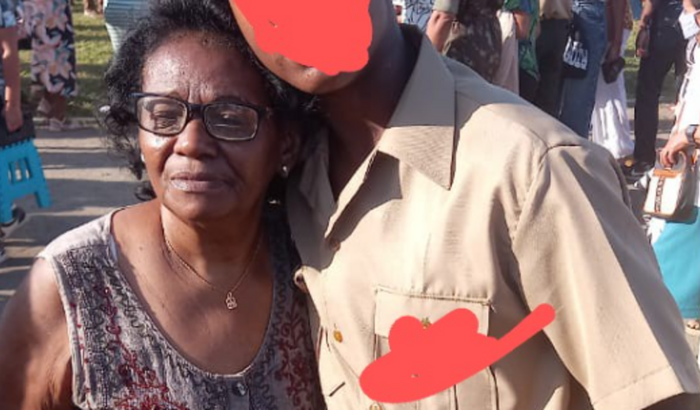 Cirurgia de catarata e sangramento na retina (pra poder fazer minha vó voltar a enchergar)