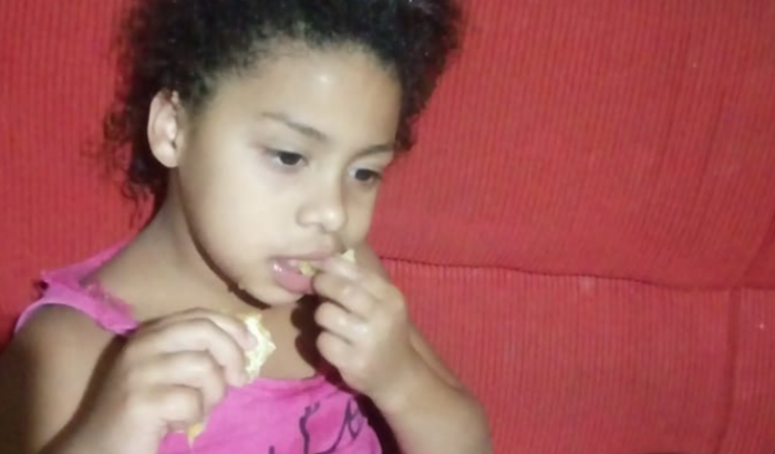 Ajude a pequena Laurinha 