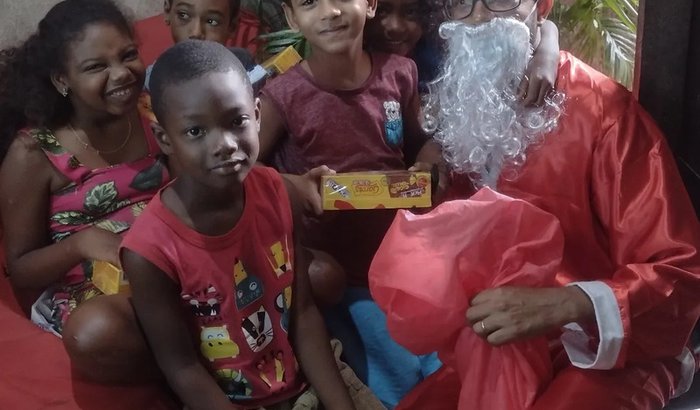 Ajuda para comprar presentes para distribuir no Natal  