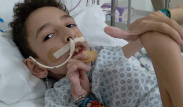 O THY TEM AME TP 2 E PRECISA DE UMA CADEIRA DE RODAS, NOS AJUDE!