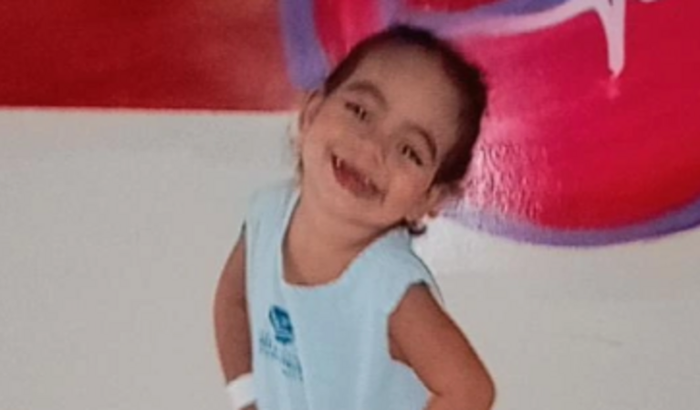 Ajude  Agatha a fazer seu exame 