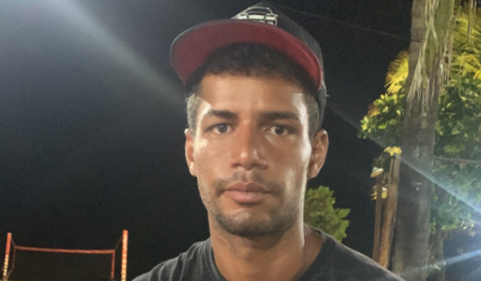 Ajude o Deneval a voltar para casa. 