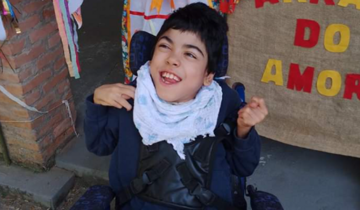 Ajude o Vitor Gabriel