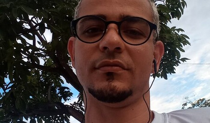 Ajuda para compra maquina de estampar camisas para poder trabalhar.