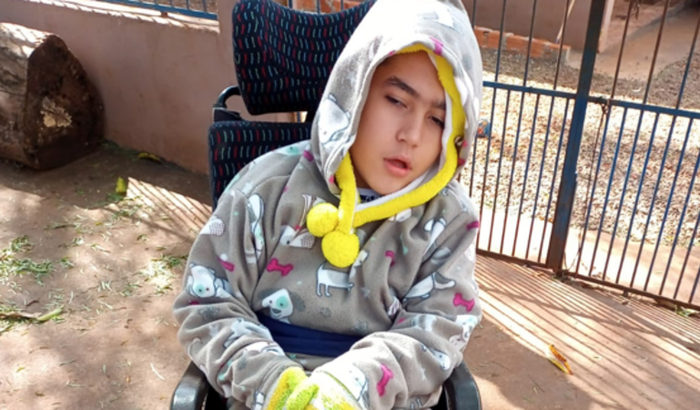 Você pode ajudar a comprar cadeira especial para o João Victor?